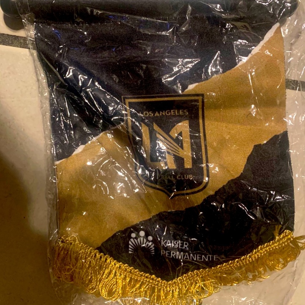 Lafc small flag